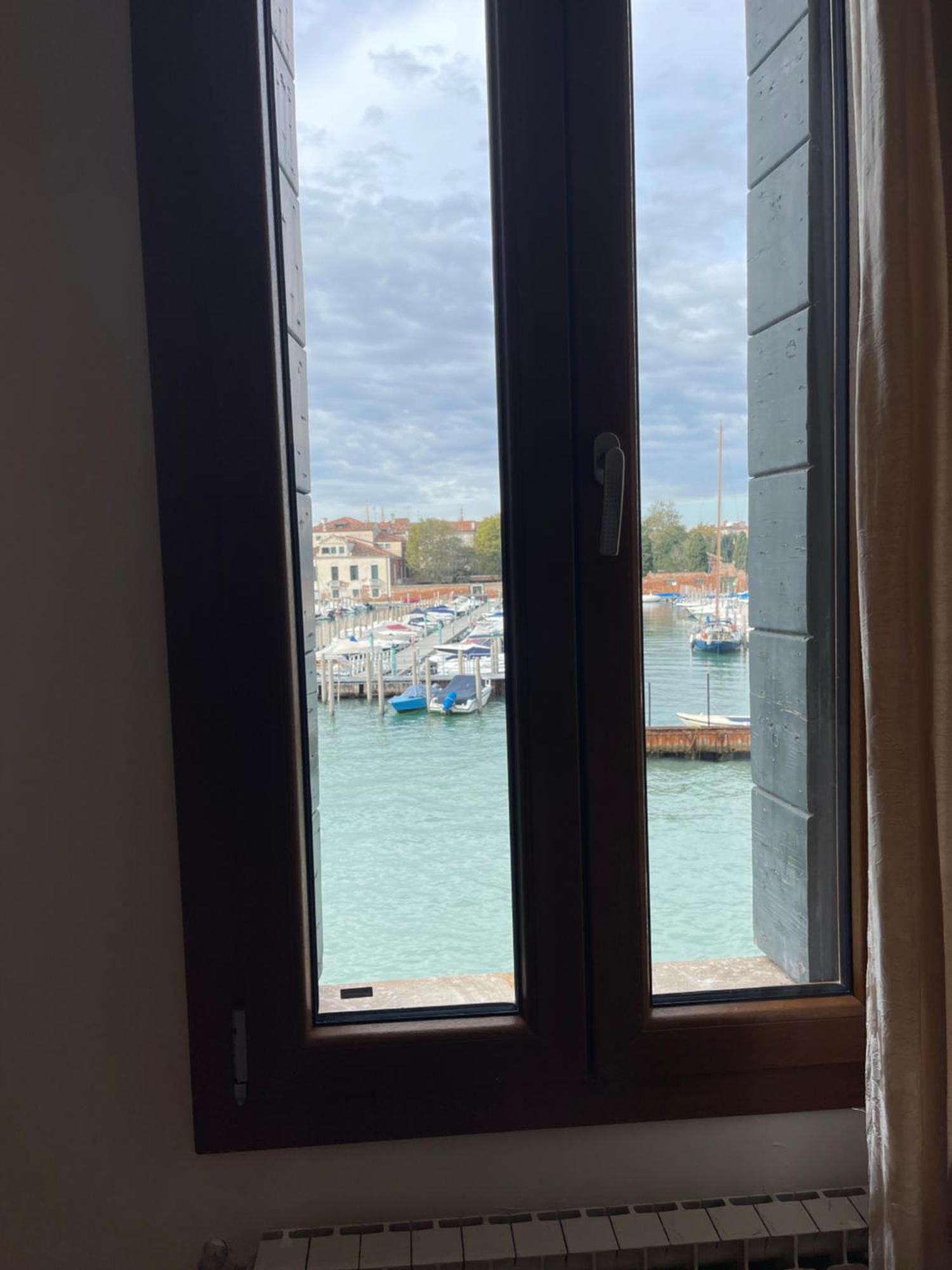 Harry'S Canal View Venice Exterior photo