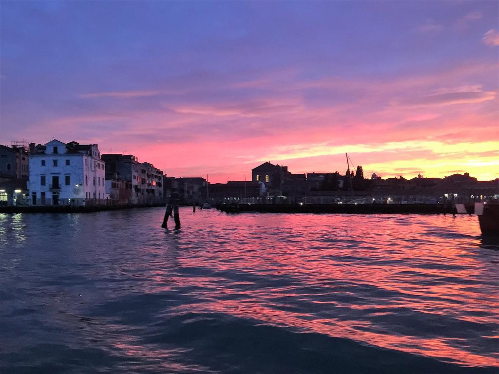Harry'S Canal View Venice Exterior photo